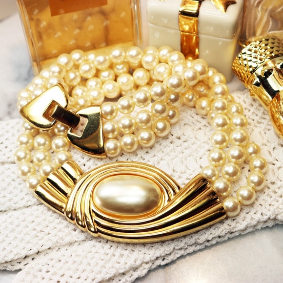 Vintage Napier Pearl Bib Necklace in Gold Setting - Picture 7 of 15